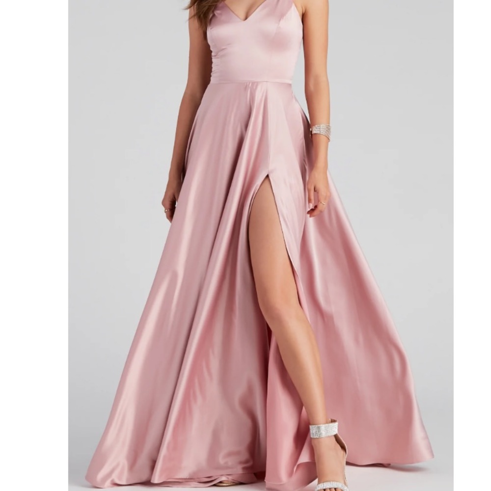 Windsor Formal Dress in Mauve size 4 with pockets